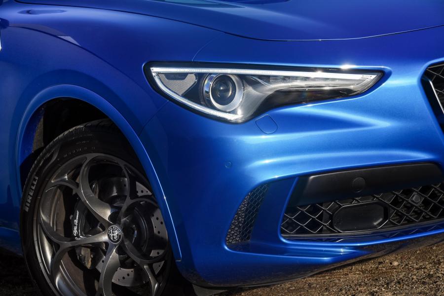 Детали экстерьера Alfa Romeo Stelvio Quadrifoglio (949) 2019 года  (ZA) (фото 35 из 42)
